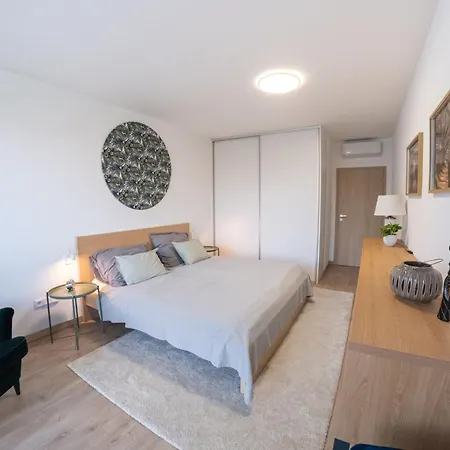 Nautis * Пьештяни