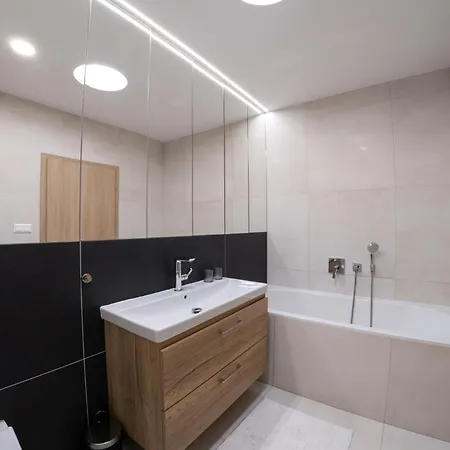 Nautis Пьештяни